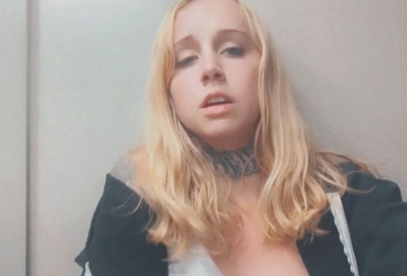 Morning masturbation in the bathroom before going to work <!-- width=