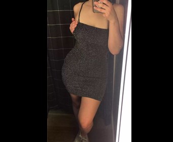 Reddit girl biibabyem tits flashing in fitting room <!-- width=
