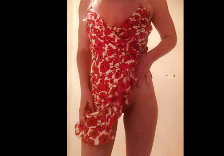 Reddit girl Saisie undressing