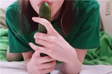 BananaCreamMuffin girl anal masturbates with cucumber <!-- width=
