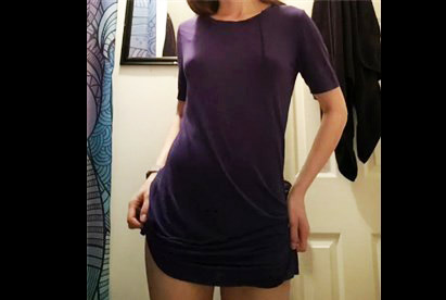 Reddit chick Yara_the_Siren undressing nightgown <!-- width=