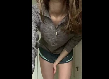 Reddit brunette hastalapasta96 post workout