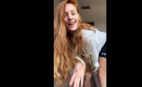 Jessi Rae shows on/off trick on TikTok