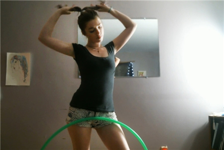 Hula Hoop striptease <!-- width=