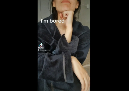 Bored girl on TikTok have an idea <!-- width=