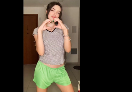 Onlyfans girl Lizfermini hot on/off dances