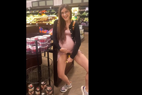 Preggo girl public masturbates with banana <!-- width=