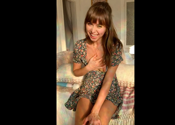 Riley Reid and her quick masturbation with orgasm <!-- width=