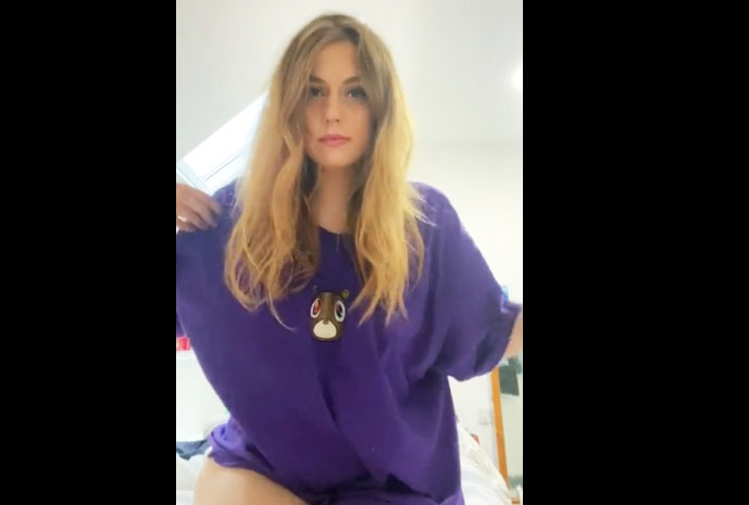 Teen masturbation play with vibrating toy <!-- width=
