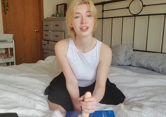 She knows what to do with a fake cock <!-- width=