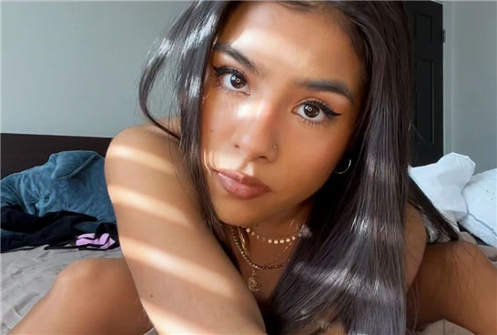 Girl Vanessak masturbates with favorite vibrator <!-- width=