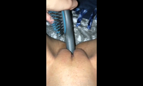19yo chick masturbates with hairbrush
