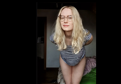 Onlyfans blonde Daphnelu shows her big natural tits <!-- width=